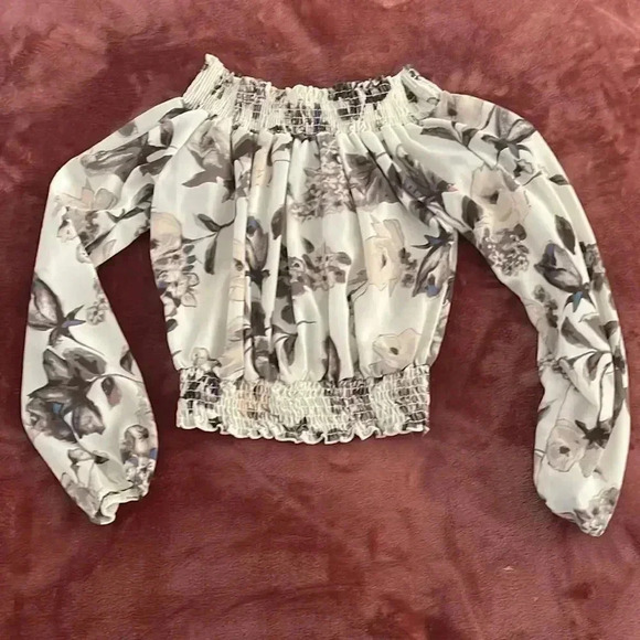 💛Beautiful blouse that can be worn off the shoulders - Picture 1 of 2